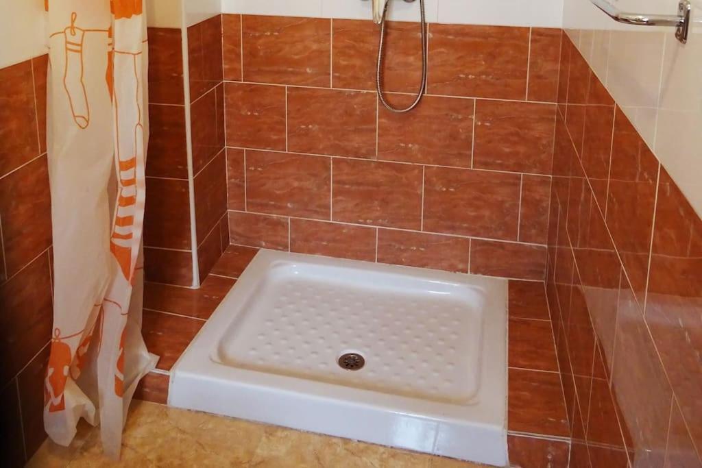 הוילה Lanjarón Casa Rubi Townhouse מראה חיצוני תמונה